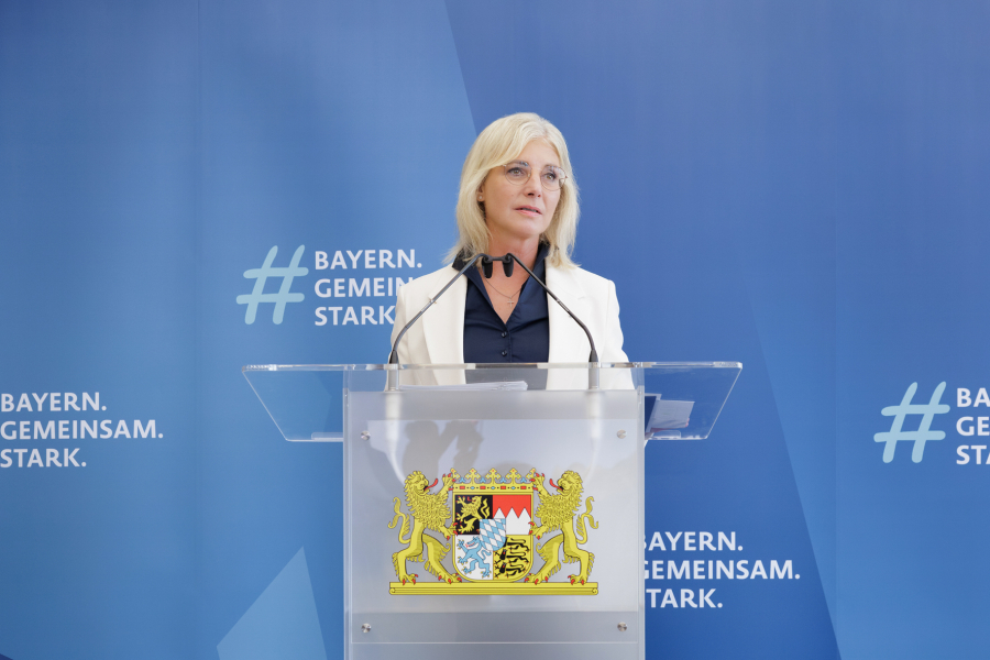 bkmev_Staatsministerin Ulrike Scharf_Bundesverdienstkreuz_Zschiesche_1